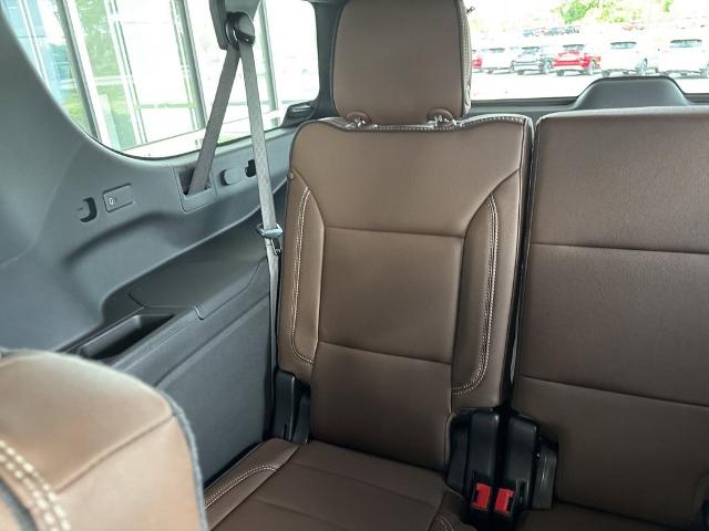 2025 Chevrolet Suburban Vehicle Photo in MANHATTAN, KS 66502-5036