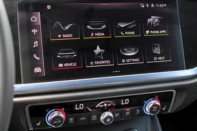 2024 Audi Q3 Vehicle Photo in SUGAR LAND, TX 77478