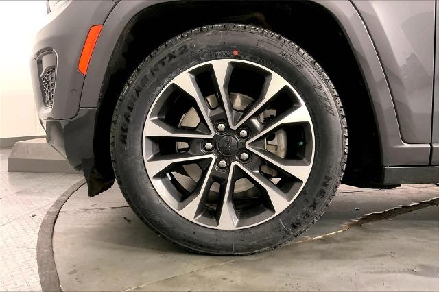 2022 Jeep Grand Cherokee L Vehicle Photo in Kansas City, MO 64114