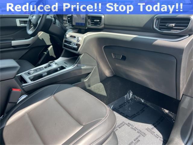 2023 Ford Explorer Vehicle Photo in GREEN BAY, WI 54304-5303