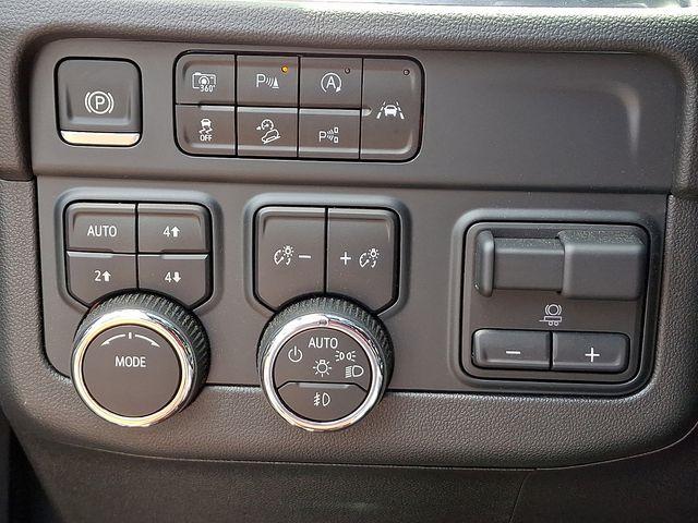 2025 Chevrolet Suburban Vehicle Photo in DANBURY, CT 06810-5034