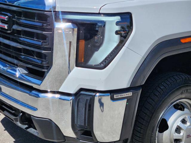 2024 GMC Sierra 3500 HD CC Vehicle Photo in DENTON, TX 76210-9321