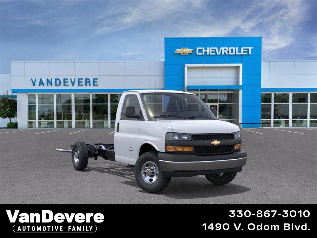 2025 Chevrolet Express Chassis 3500 Cutaway 159