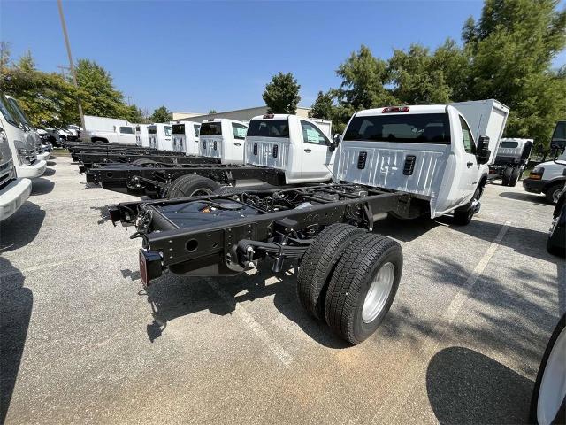 2024 Chevrolet Silverado 3500 HD Chassis Cab Vehicle Photo in ALCOA, TN 37701-3235