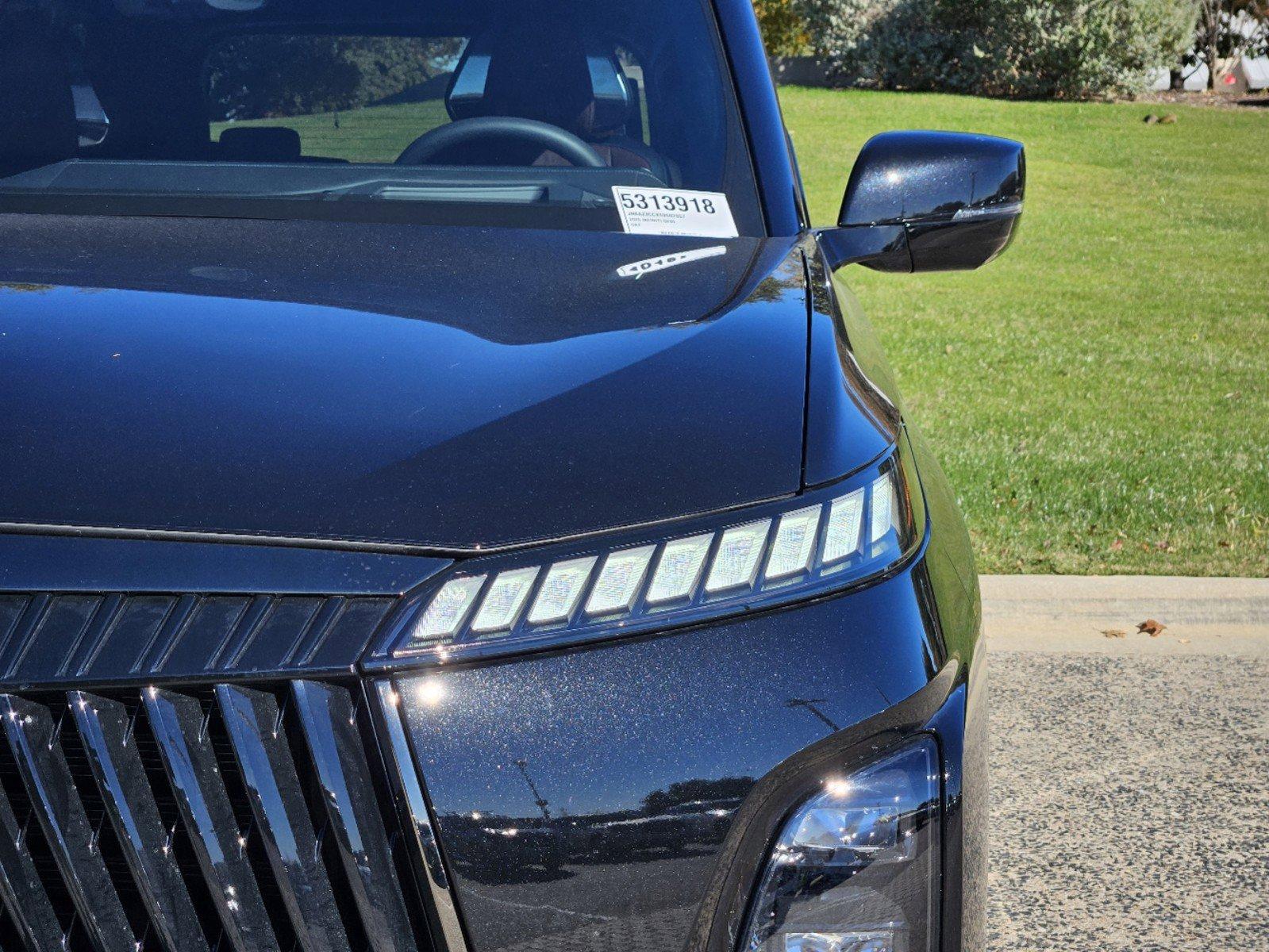 2025 INFINITI QX80 Vehicle Photo in Fort Worth, TX 76132