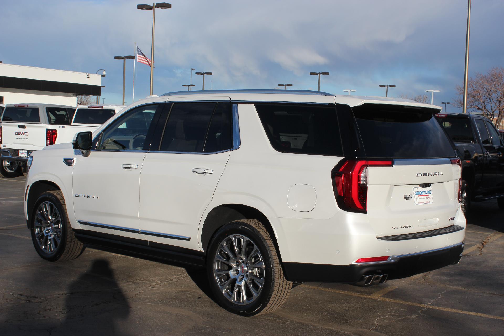 2025 GMC Yukon Vehicle Photo in AURORA, CO 80012-4011