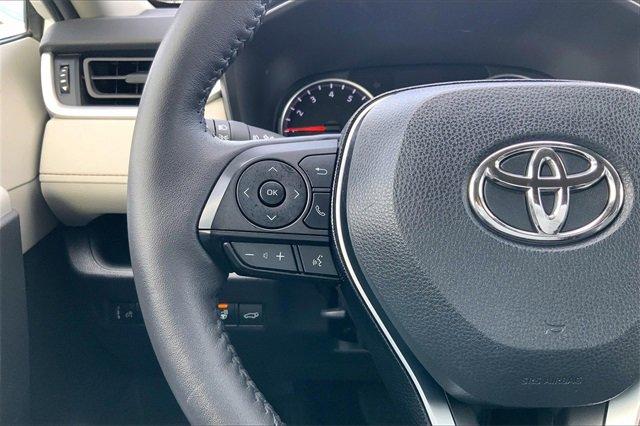 2021 Toyota RAV4 Vehicle Photo in INDEPENDENCE, MO 64055-1377