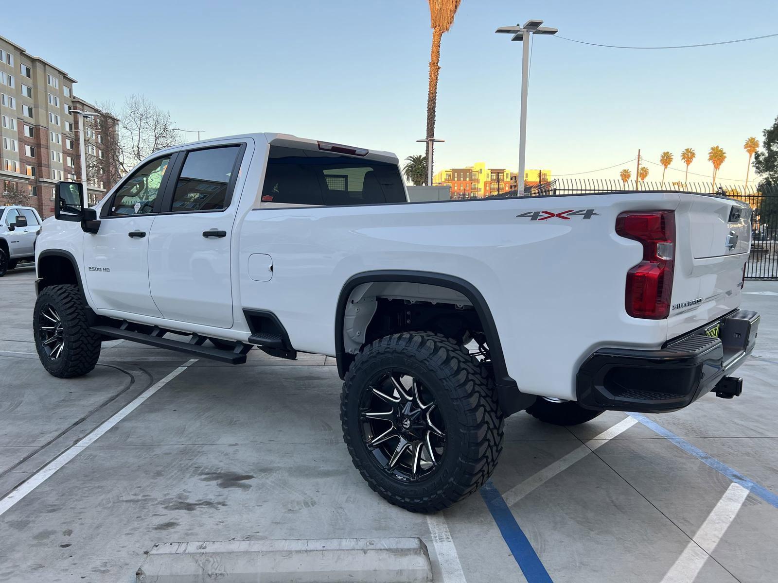 2025 Chevrolet Silverado 2500 HD Vehicle Photo in LOS ANGELES, CA 90007-3794