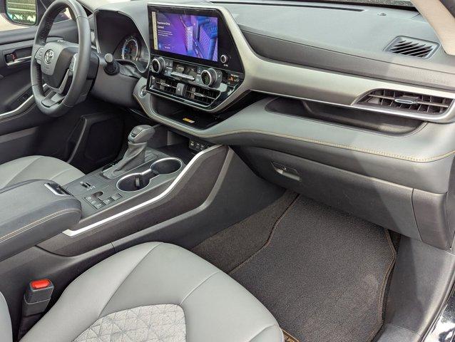 2023 Toyota Highlander Vehicle Photo in San Antonio, TX 78230