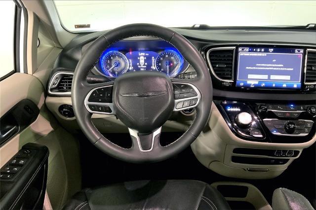 2022 Chrysler Pacifica Vehicle Photo in Kansas City, MO 64114