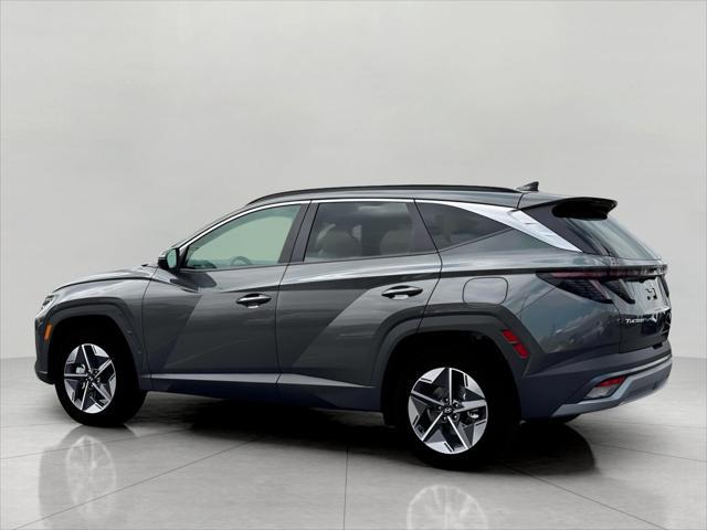 2025 Hyundai TUCSON Hybrid Vehicle Photo in Green Bay, WI 54304