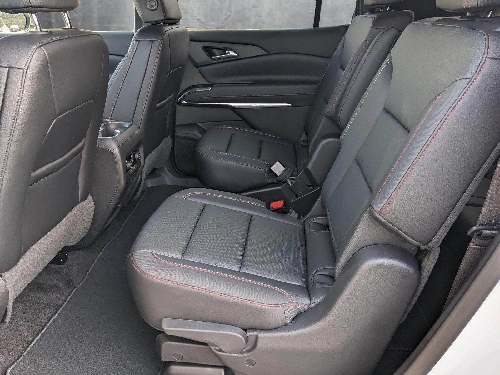 2025 Chevrolet Traverse Vehicle Photo in TIMONIUM, MD 21093-2300