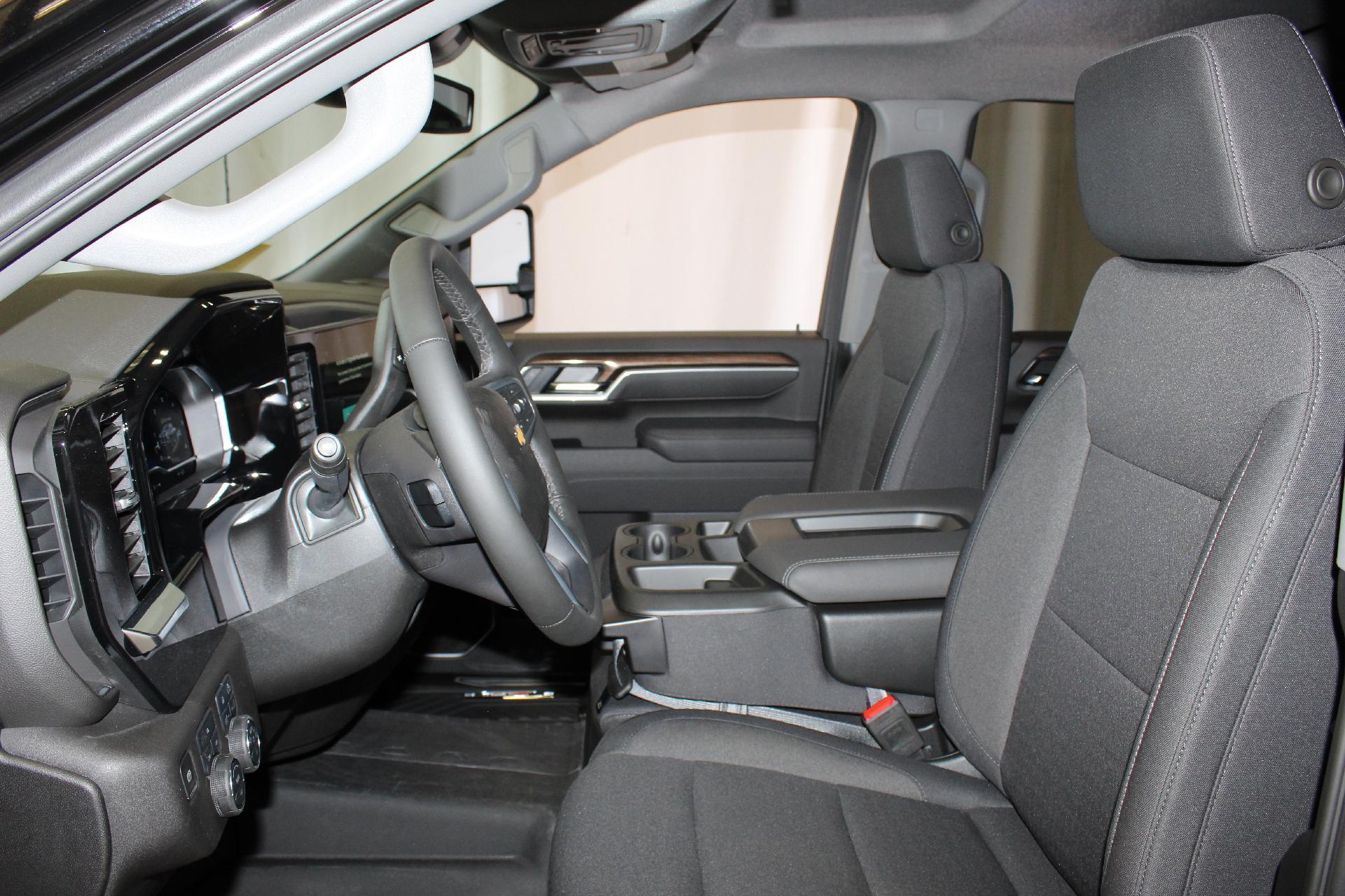 2025 Chevrolet Silverado 2500 HD Vehicle Photo in NORTHAMPTON, MA 01060-1120