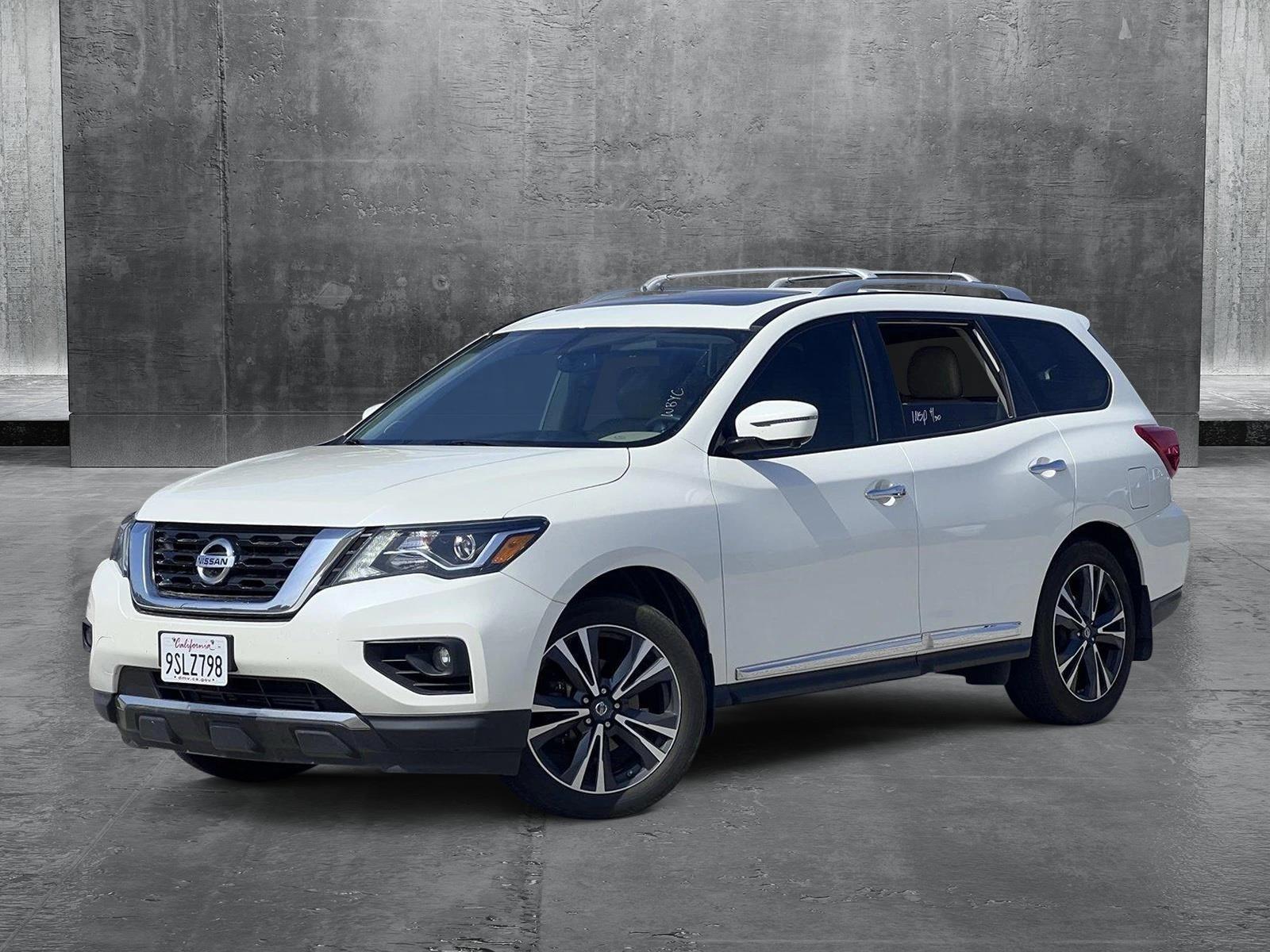 2017 Nissan Pathfinder Vehicle Photo in Santa Clarita, CA 91355