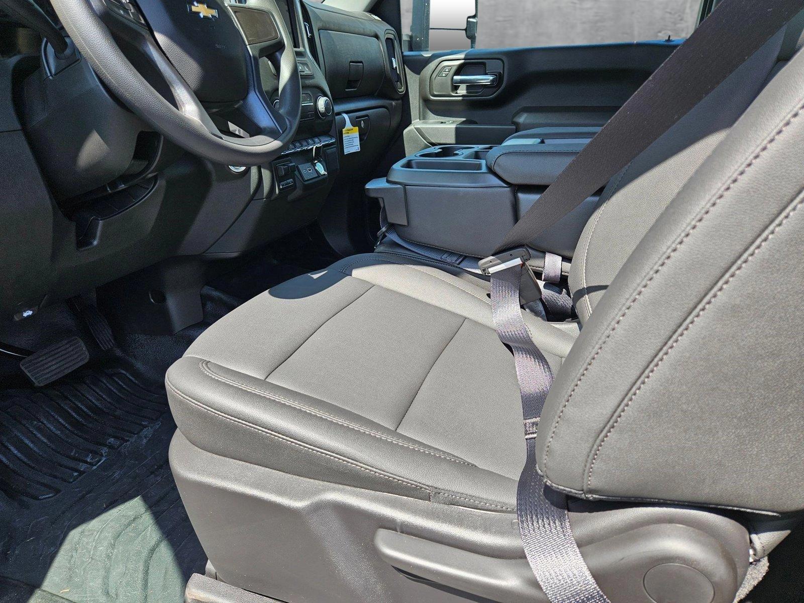 2025 Chevrolet Silverado 2500 HD Vehicle Photo in GREENACRES, FL 33463-3207
