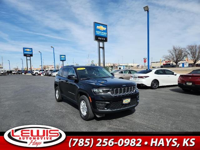 2024 Jeep Grand Cherokee Vehicle Photo in HAYS, KS 67601-1994