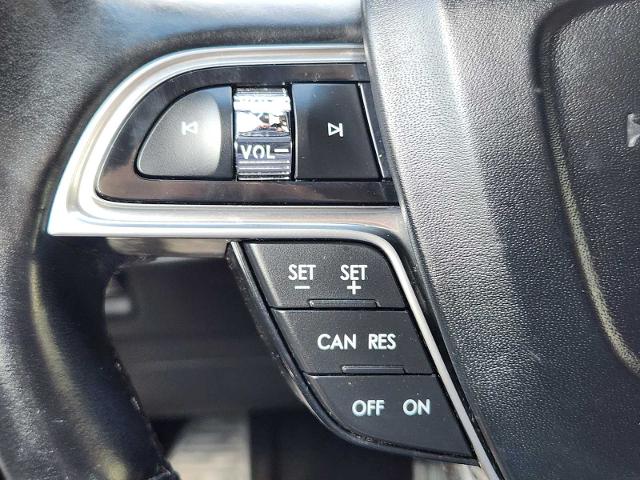 2020 Lincoln Nautilus Vehicle Photo in DENTON, TX 76210-9321