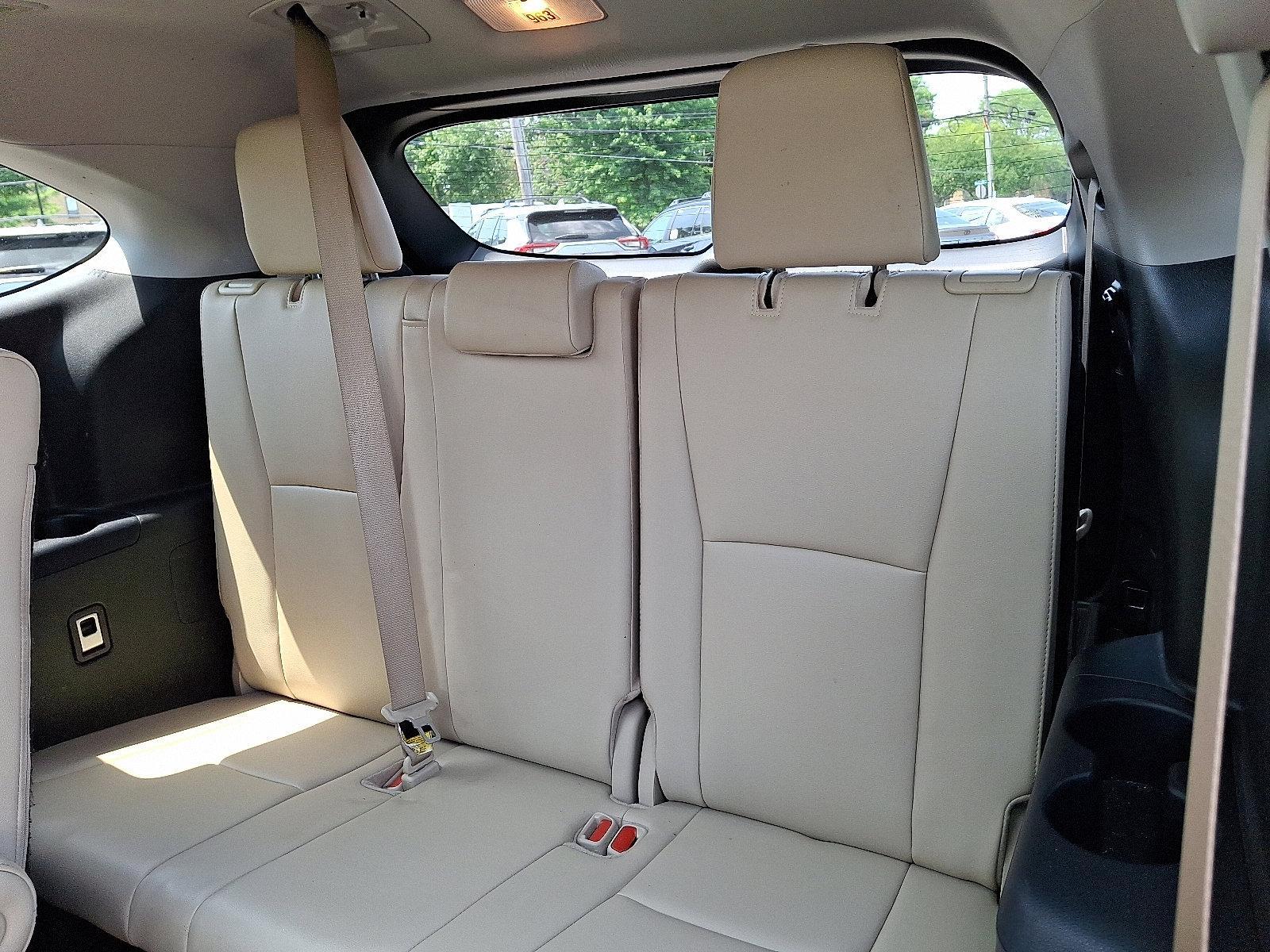 2024 Toyota Highlander Vehicle Photo in Trevose, PA 19053