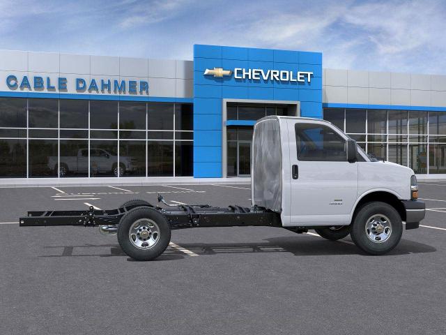 2025 Chevrolet Express Commercial Cutaway Vehicle Photo in TOPEKA, KS 66609-0000