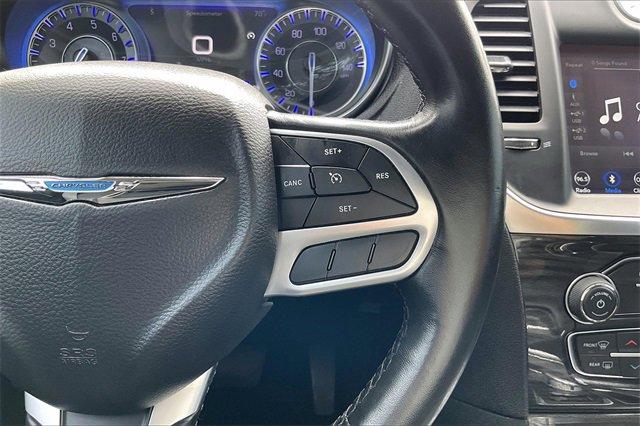 2019 Chrysler 300 Vehicle Photo in INDEPENDENCE, MO 64055-1314