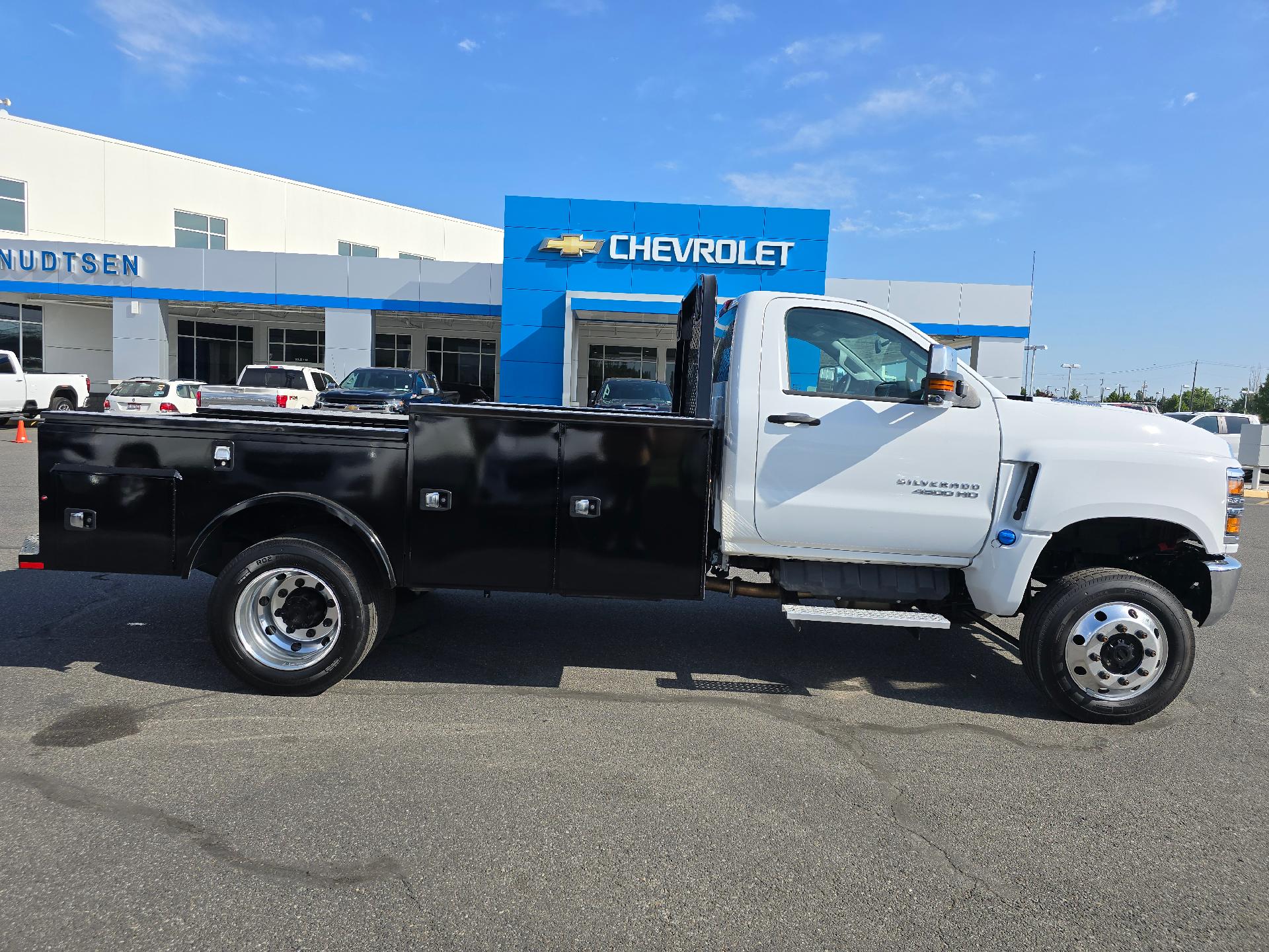 2023 Chevrolet Silverado 4500 HD Vehicle Photo in POST FALLS, ID 83854-5365