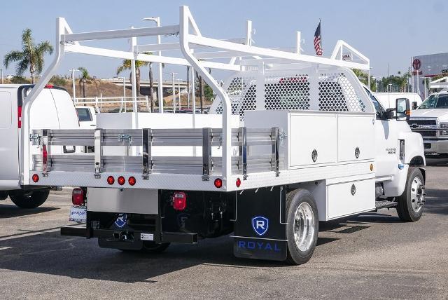 2023 Chevrolet Silverado Chassis Cab Vehicle Photo in VENTURA, CA 93003-8585