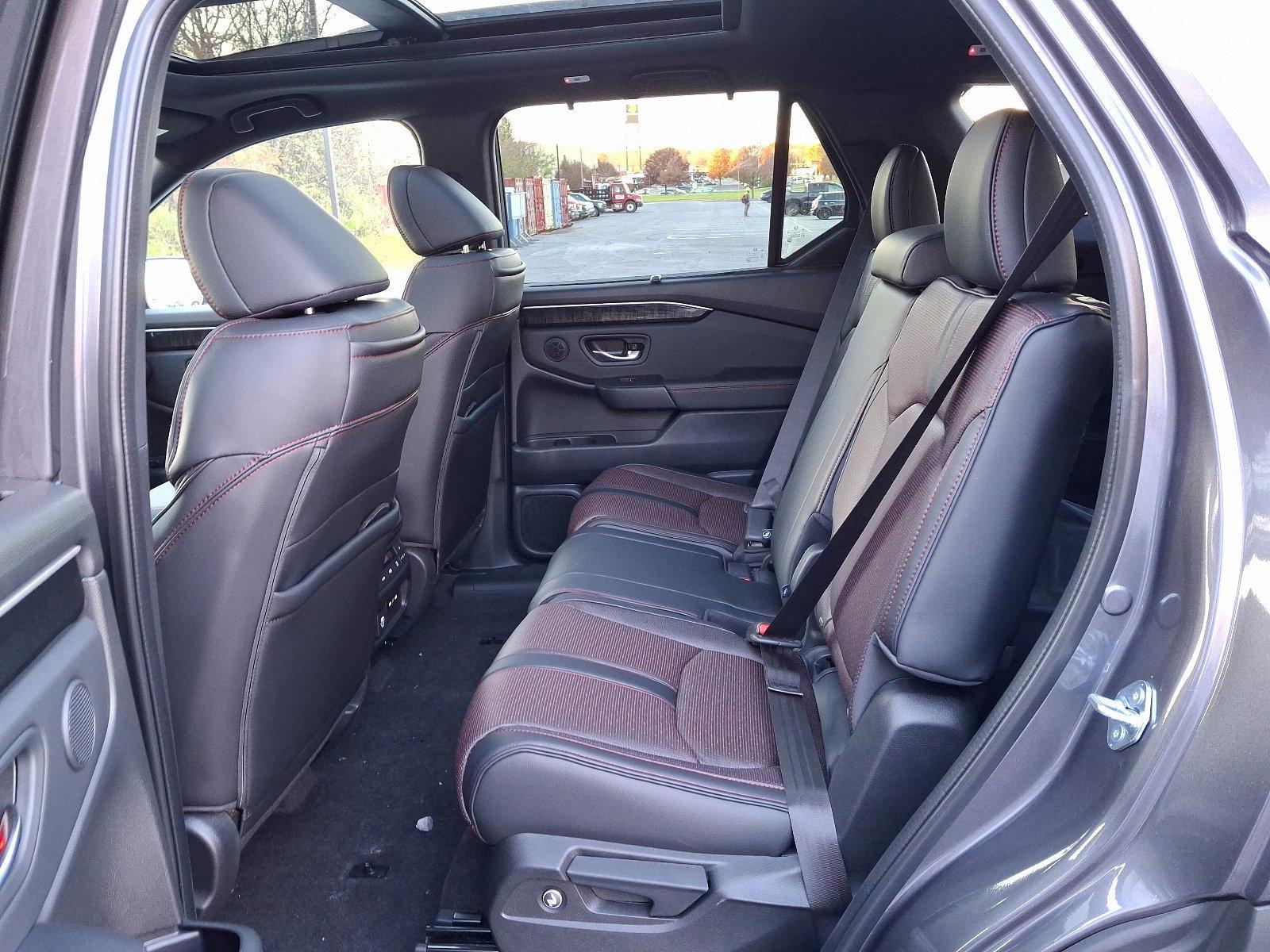 2025 Honda Pilot Vehicle Photo in Harrisburg, PA 17111