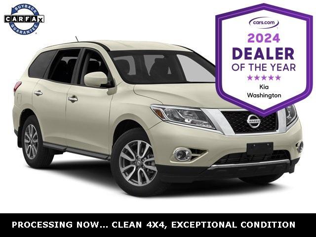 2014 Nissan Pathfinder Vehicle Photo in Everett, WA 98204