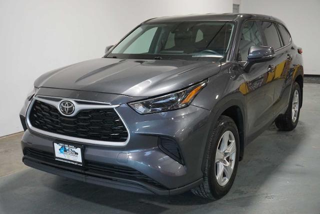 2023 Toyota Highlander Vehicle Photo in ANCHORAGE, AK 99515-2026