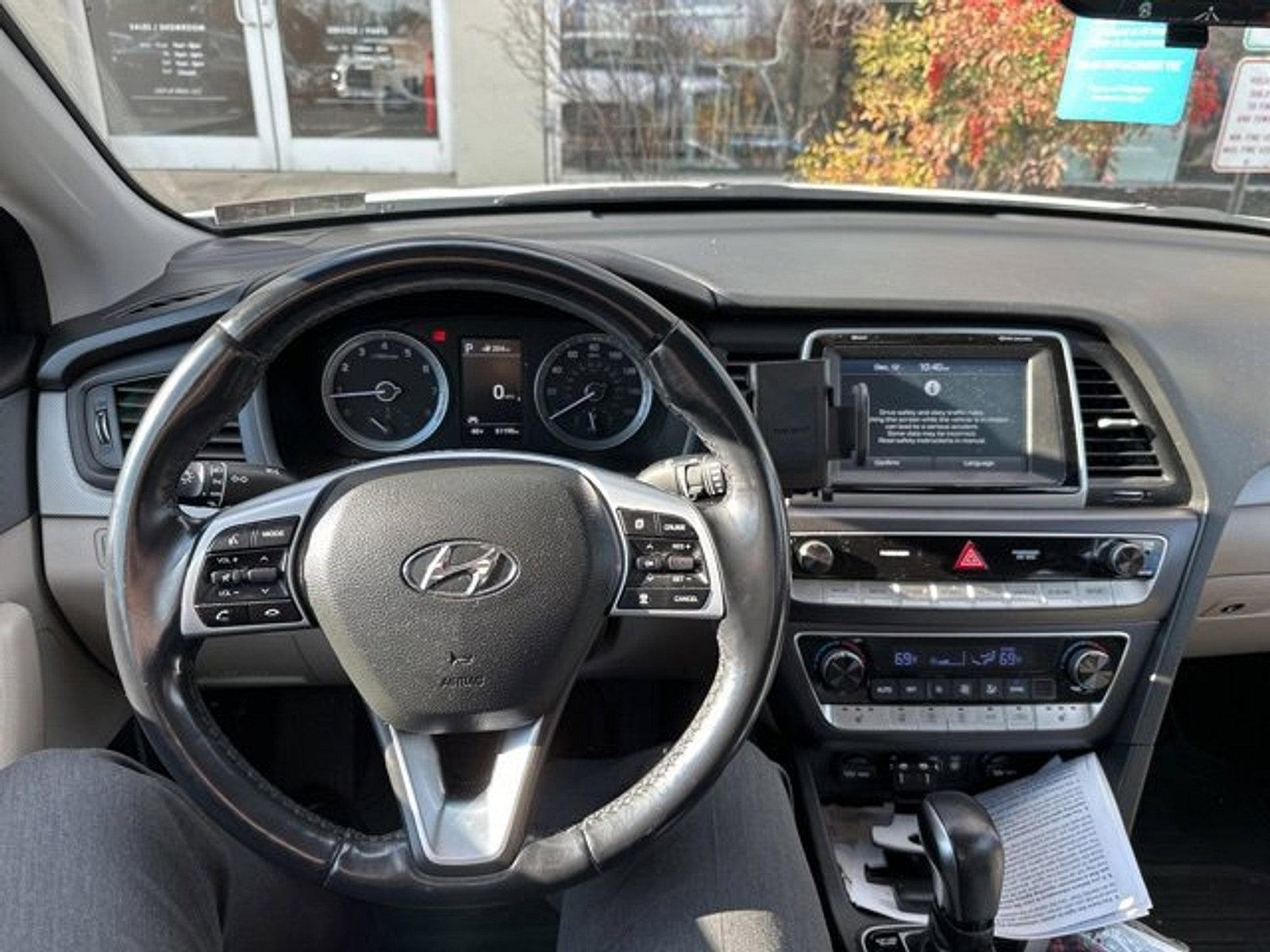 2019 Hyundai SONATA Vehicle Photo in Willow Grove, PA 19090