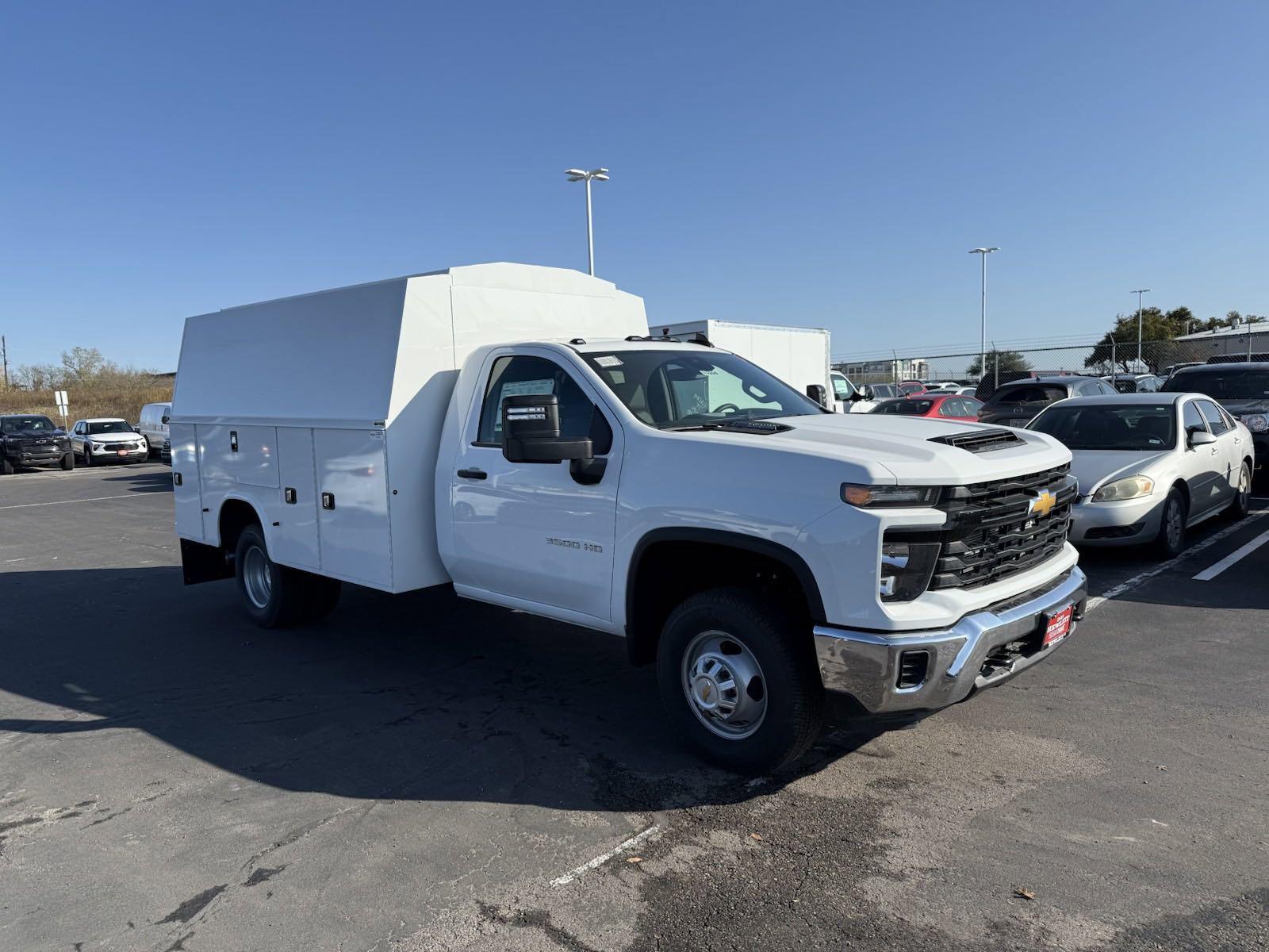 2024 Chevrolet Silverado 3500 HD Chassis Cab Vehicle Photo in GEORGETOWN, TX 78626-7508