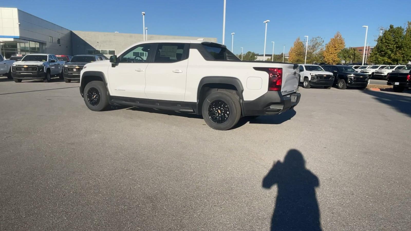 2024 Chevrolet Silverado EV Vehicle Photo in BENTONVILLE, AR 72712-4322