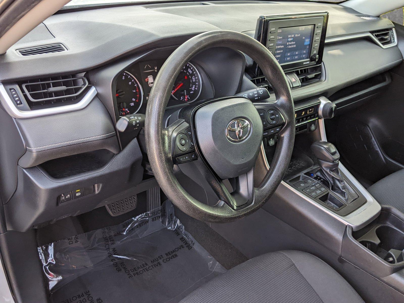 2020 Toyota RAV4 Vehicle Photo in Pembroke Pines , FL 33084