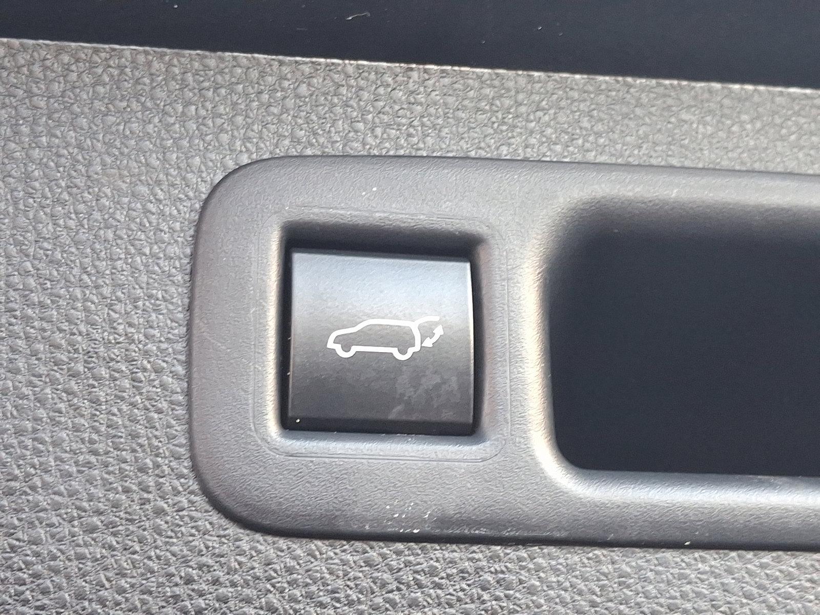 2022 Toyota Highlander Vehicle Photo in Trevose, PA 19053