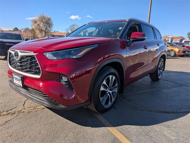 2022 Toyota Highlander Vehicle Photo in AURORA, CO 80012-4011