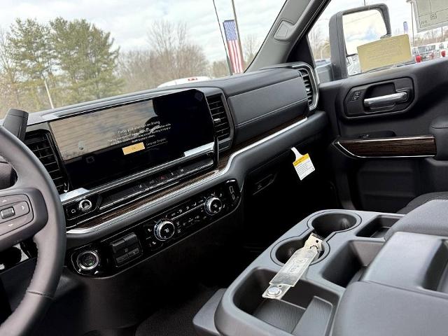 2025 GMC Sierra 3500HD Vehicle Photo in CHICOPEE, MA 01020-5001