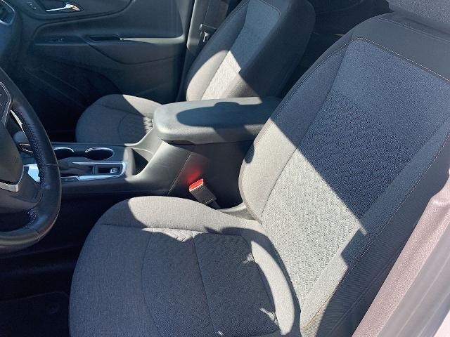 2022 Chevrolet Equinox Vehicle Photo in MOON TOWNSHIP, PA 15108-2571