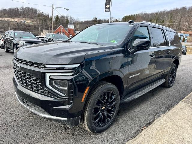 2025 Chevrolet Suburban Vehicle Photo in FAIRMONT, WV 26554-2318