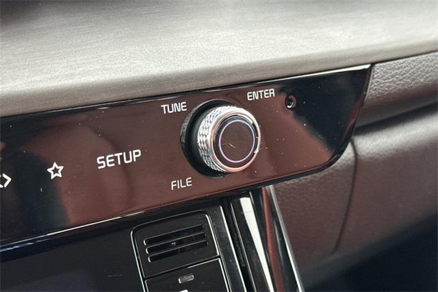 2022 Kia Carnival Vehicle Photo in ELK GROVE, CA 95757-8703