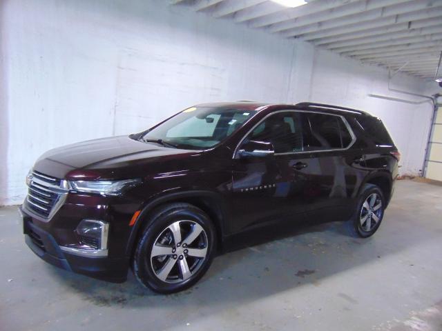 Used 2022 Chevrolet Traverse 3LT with VIN 1GNEVHKW2NJ101928 for sale in Emporia, KS