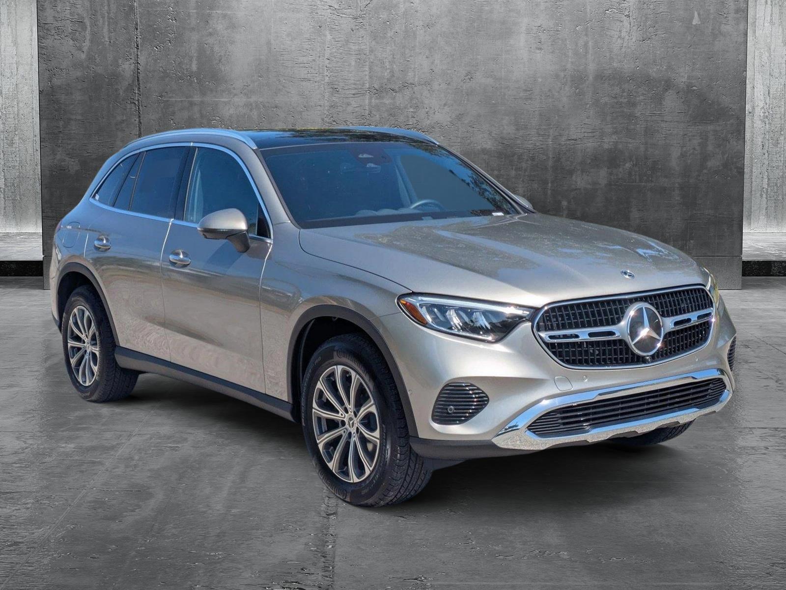 2024 Mercedes-Benz GLC Vehicle Photo in Sarasota, FL 34231