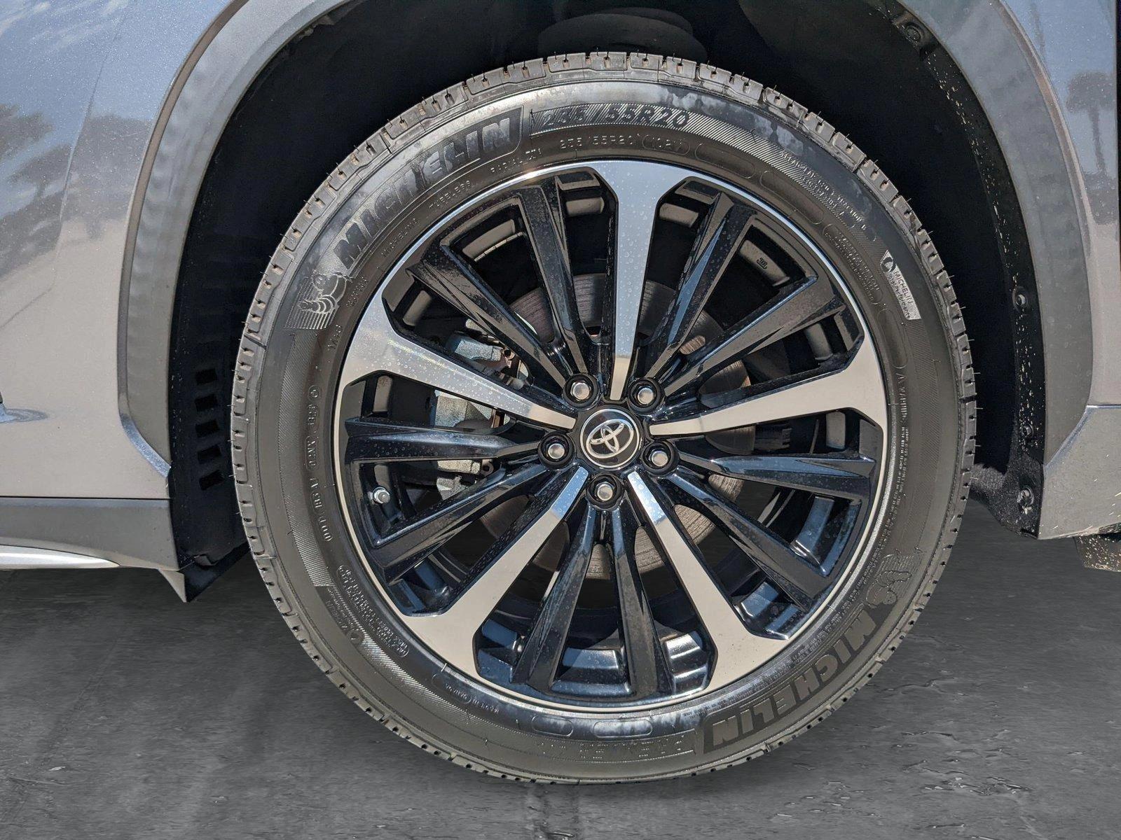 2021 Toyota Highlander Vehicle Photo in Davie, FL 33331