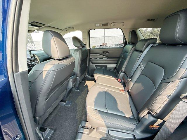 2025 Nissan Pathfinder Vehicle Photo in Flemington, NJ 08822