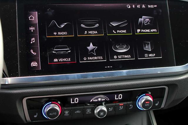 2024 Audi Q3 Vehicle Photo in SUGAR LAND, TX 77478