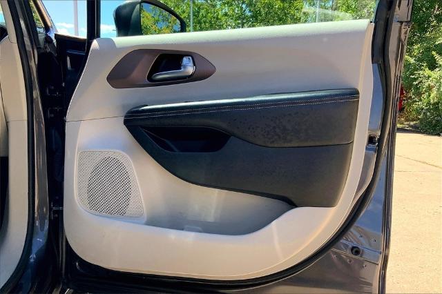 2023 Chrysler Voyager Vehicle Photo in Kansas City, MO 64114