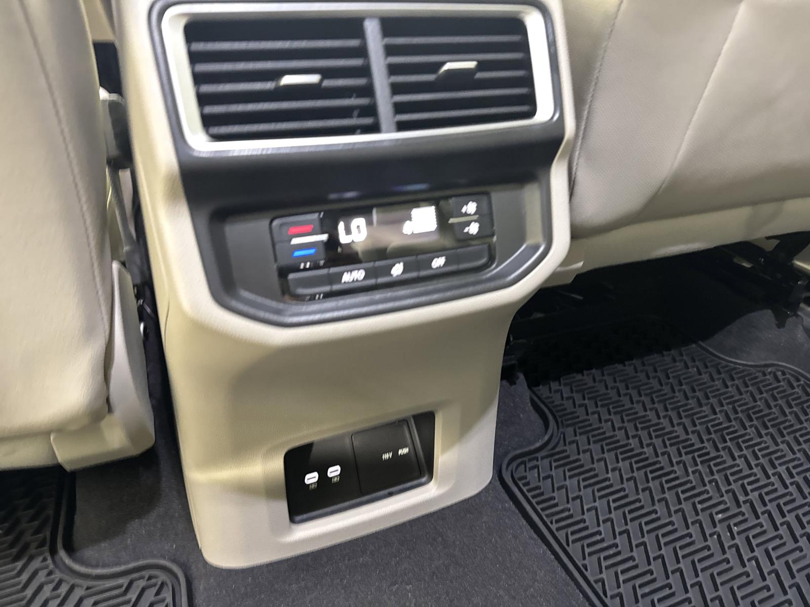 2024 Volkswagen Atlas Vehicle Photo in Georgetown, TX 78626