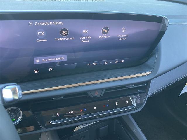 2024 Buick Envision Vehicle Photo in GOODYEAR, AZ 85338-1310