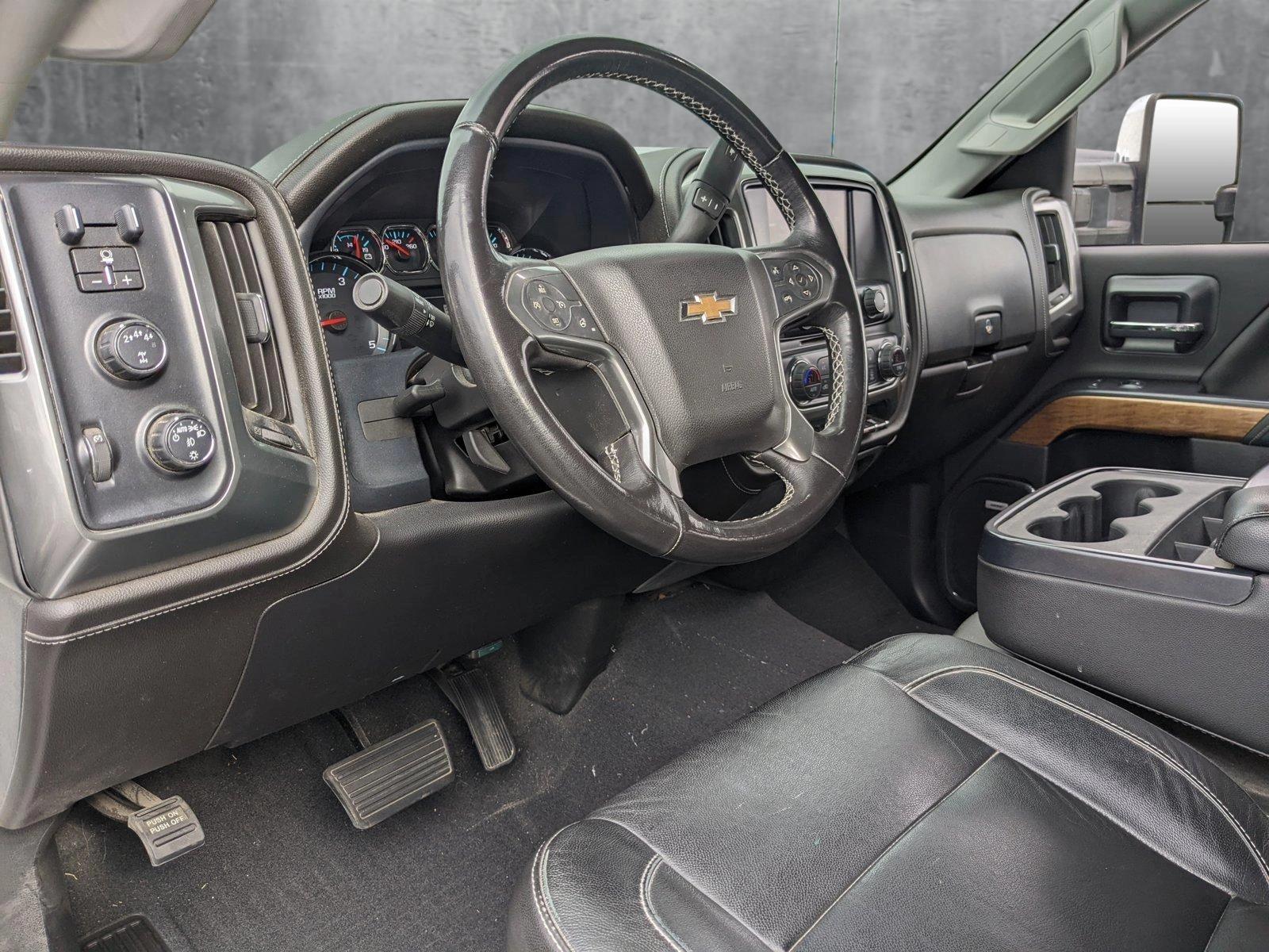 2019 Chevrolet Silverado 2500HD Vehicle Photo in VALENCIA, CA 91355-1705