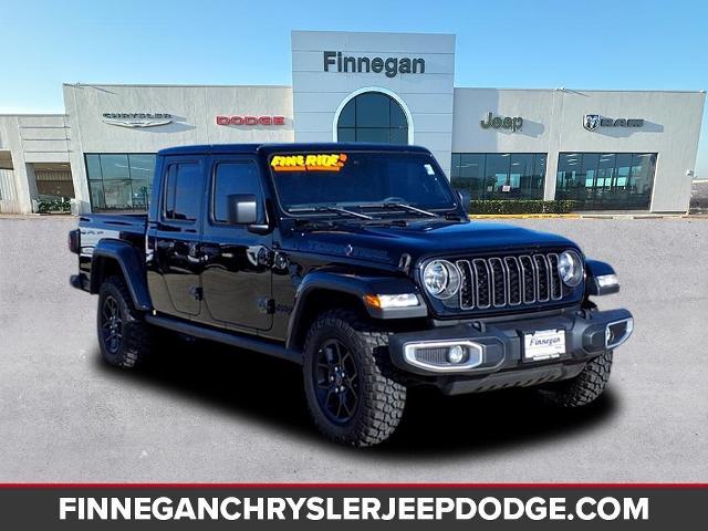 2024 Jeep Gladiator Vehicle Photo in ROSENBERG, TX 77471