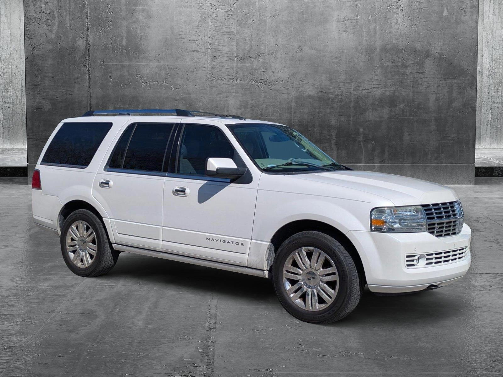 2012 Lincoln Navigator Vehicle Photo in Clearwater, FL 33765